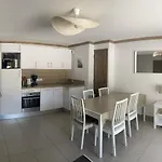 Les 7 Laux Immobilier E Διαμέρισμα *